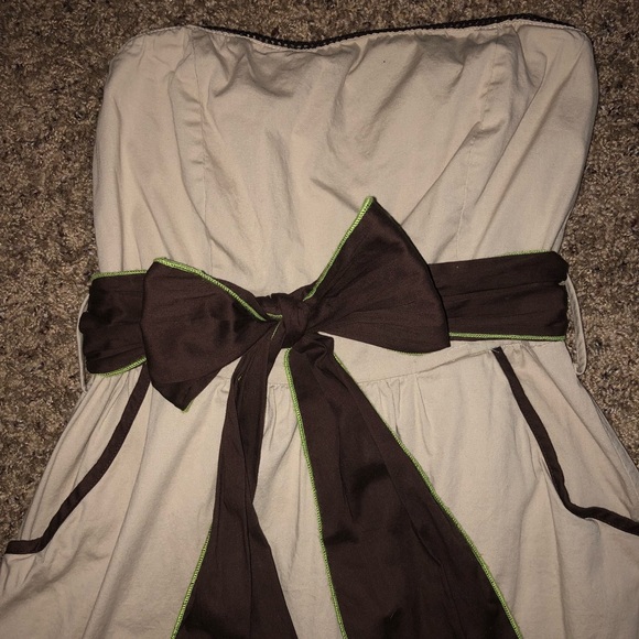 Teeze Me Khaki Strapless Dress w/pockets - Size 3 - Picture 3 of 5